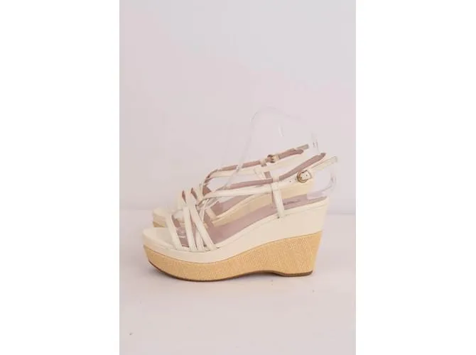 Miu Miu Zapatos sandalias de cuero. Blanco 