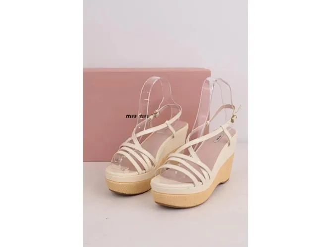 Miu Miu Zapatos sandalias de cuero. Blanco 