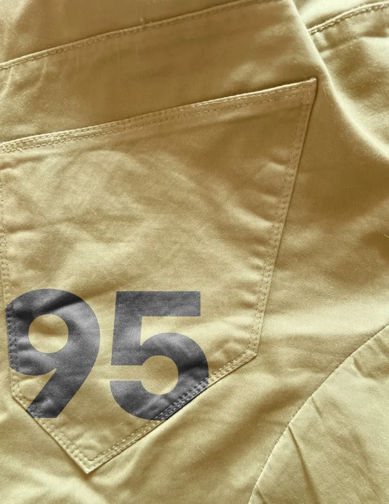 Pantalón de hombre jogger cargo ERA beige