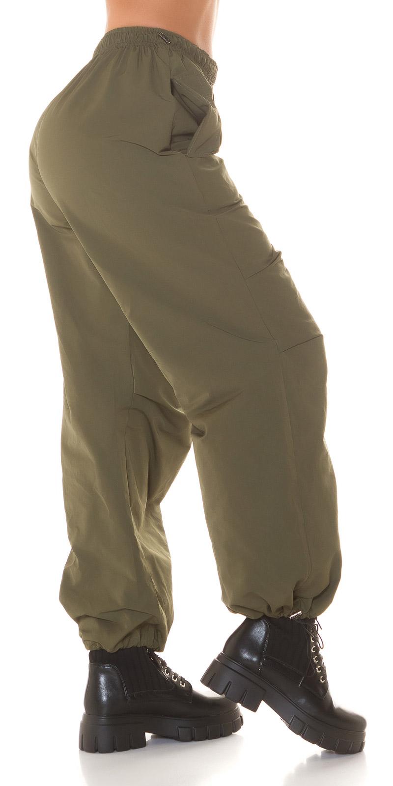 Pantalón grande e informal mujer khaki