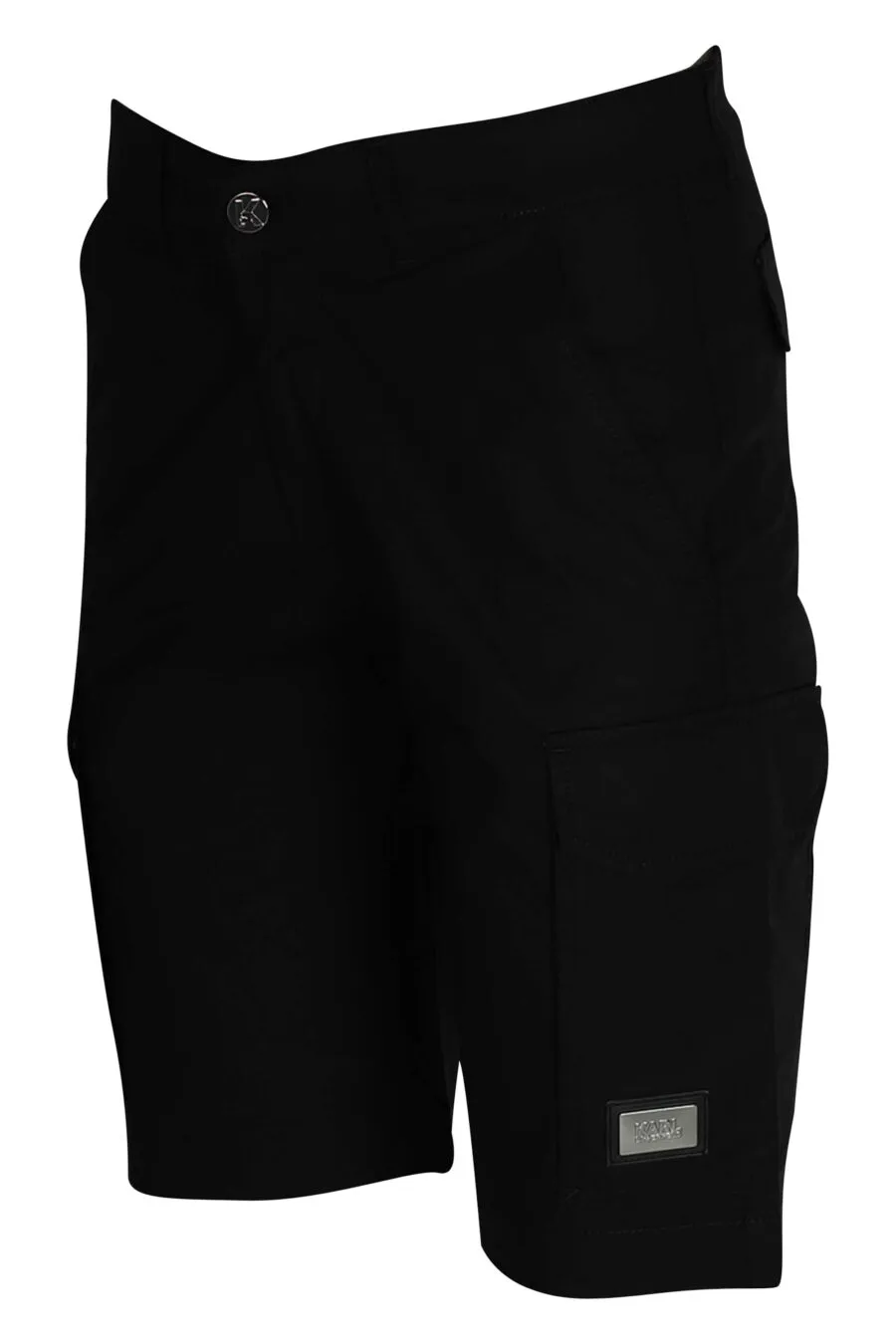 Pantalón negro corto estilo cargo con logo