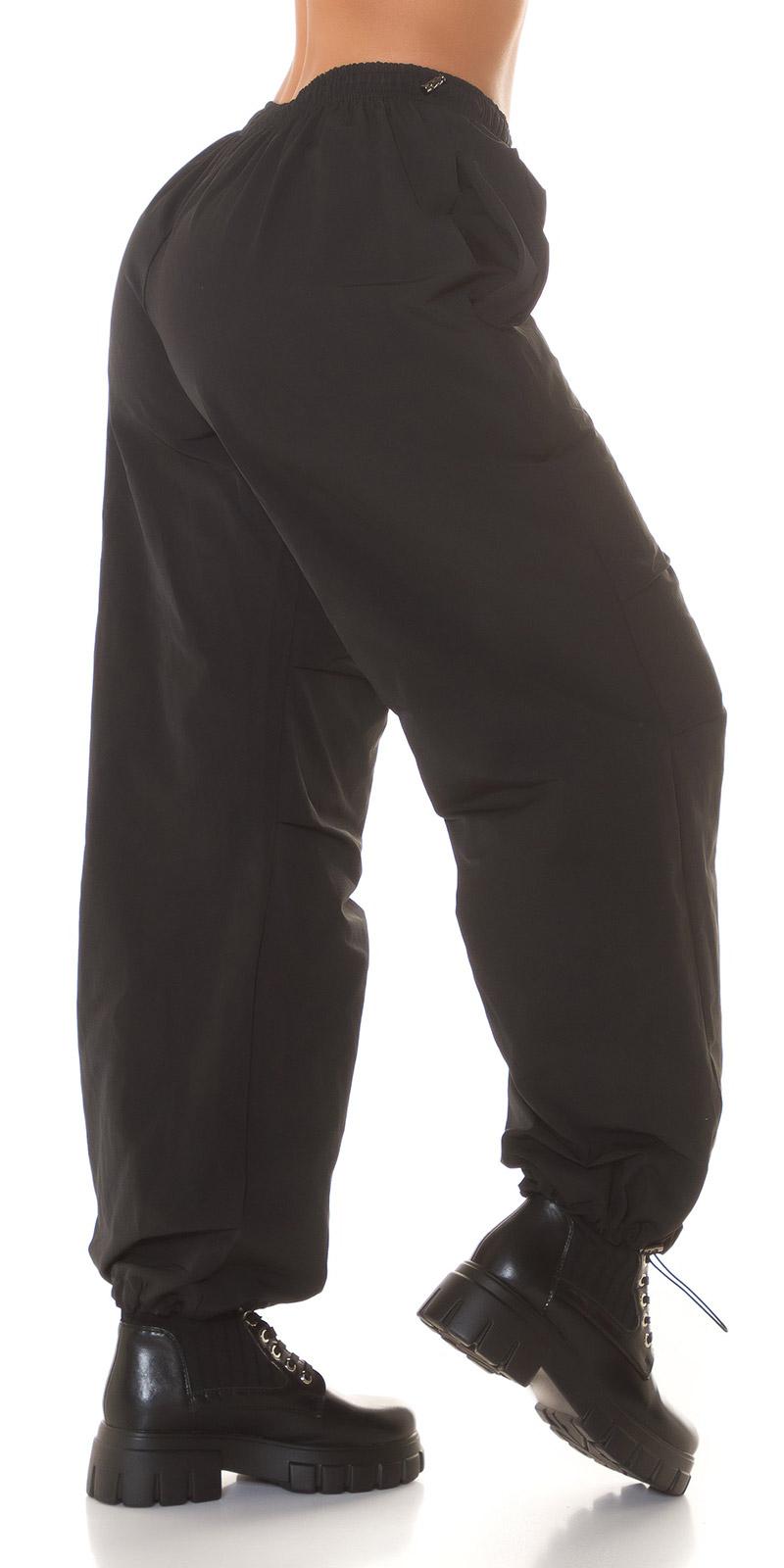 Pantalón negro oversize de mujer