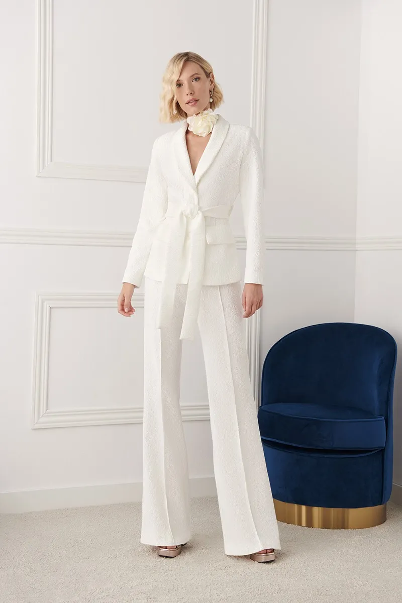 Traje chaqueta brocado blanco Nadine