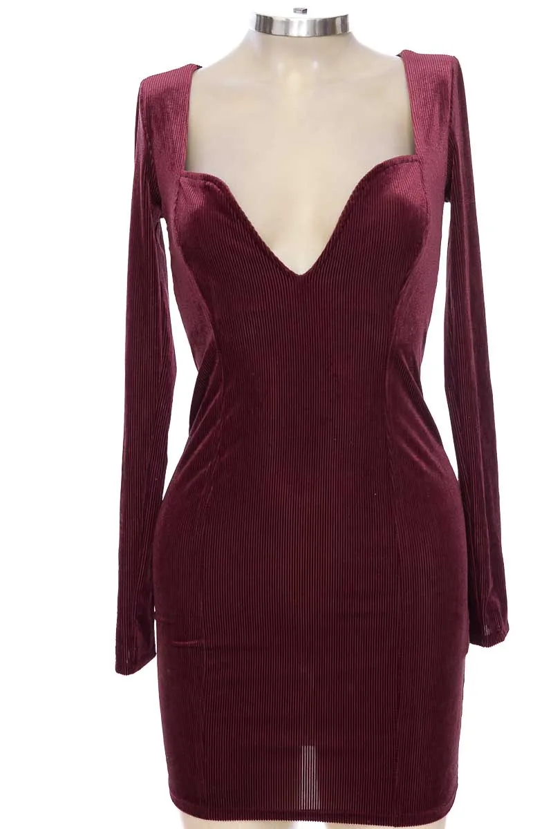 Vestido / Enterizo color Vinotinto - Forever 21