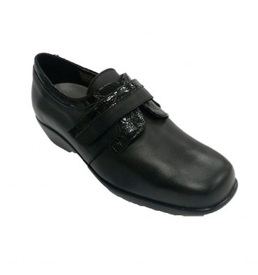 Zapato charol muje con velcro Trebede en negro