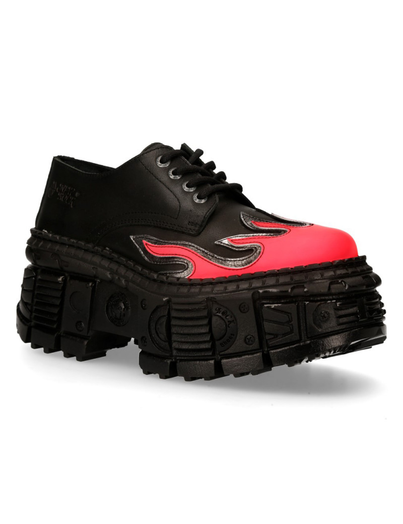 Zapatos negros plataforma color llama rojo fuego