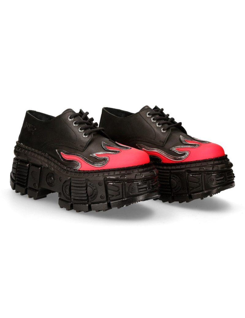 Zapatos negros plataforma color llama rojo fuego